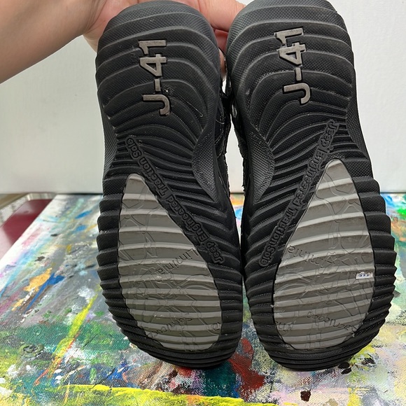 J-41  ADVENTURE ON BLACK SANDALS SIZE 6 - Picture 5 of 7